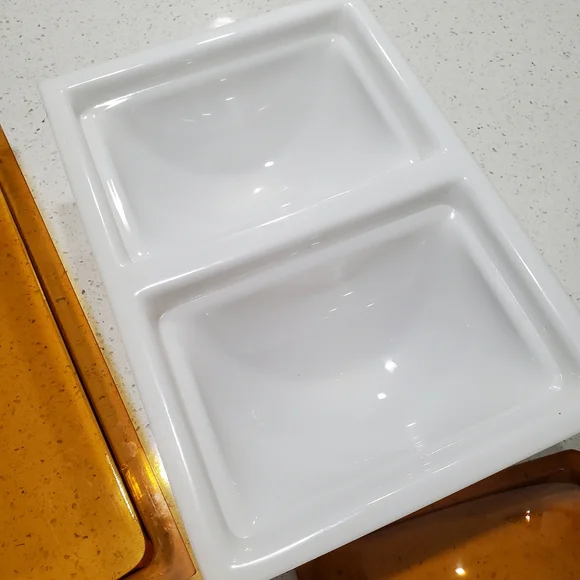 MCM 1960s Atomic Mod
Acrylic Domed Lidded Food Server - Picture 7 of 10